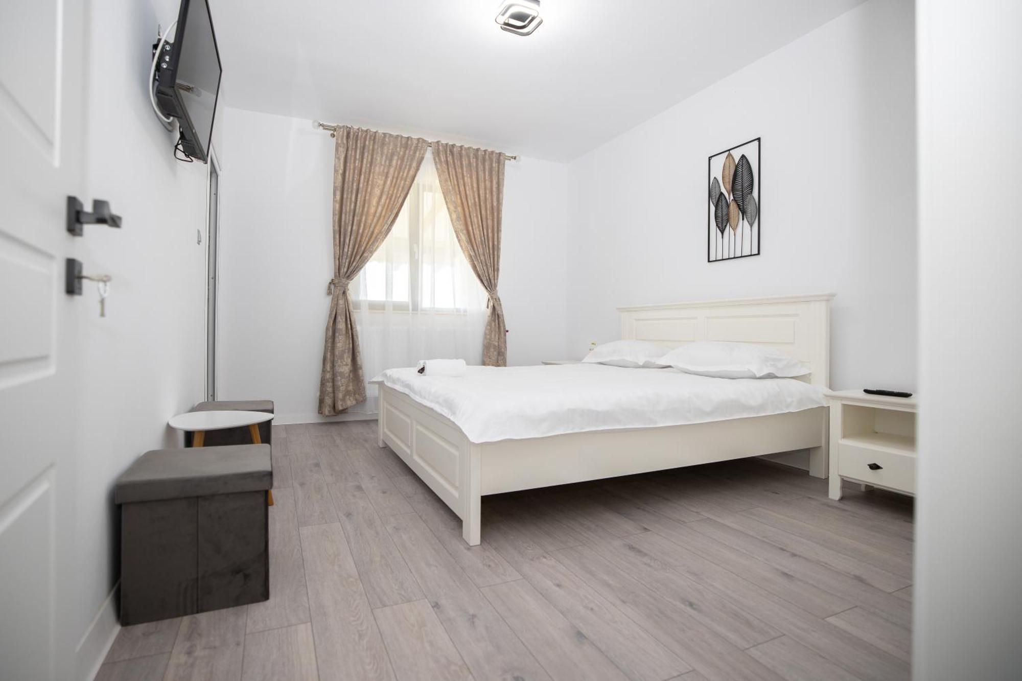 Hotel Rem Garden Novaci-Străini Exteriér fotografie